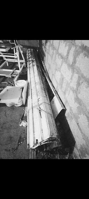 Jaluz qapi 4/3m 400azn qiymet sondur Qizil tac şadllq sarayi arxasi — 1