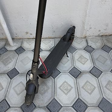 500: İşlənmiş Elektrik samokat 10", 501 - 750 Vt, 16 - 25 km/s, Ünvandan götürmə — 3