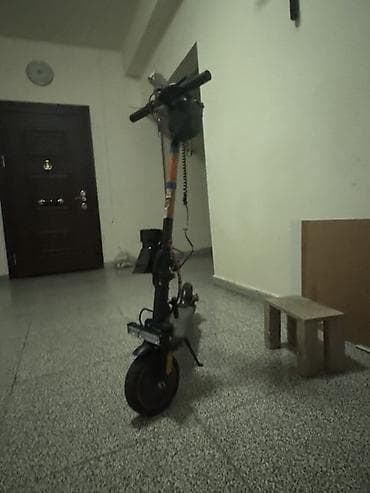Elektrik skuter Qatlana bilen scuter ustunde dang dang signal ve — 1