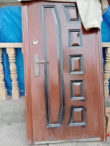 Demir qapi satilir, bina evinden cixib - Material: qalın metal