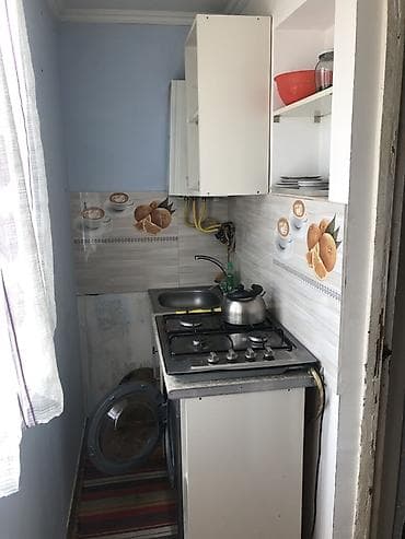 bulbulede evler: 1 otaqli iki otaga duzelip kuxna balkonda yerlesir temirli paltar — 7