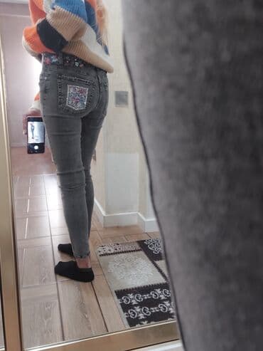 qadınlar üçün qısa cinslər: Cins salvar. Yenidir. Geyinilmiyib etiketiyledi. Sifariwle getirtdim — 3