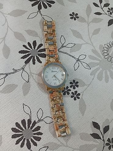 titan saat: Qol saatı — 2