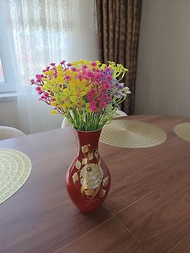 təbii gullər: Tebi,real gülden ferqlenmeyen çox gözel,rengareng güller.13 ededli — 2