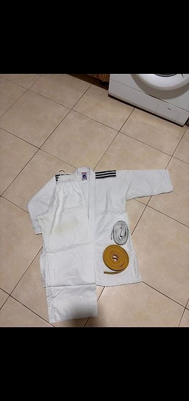 Oyuncaqlar: Qalin materialli cudo idman geyimi kimano.20 manat.Az istifade — 2