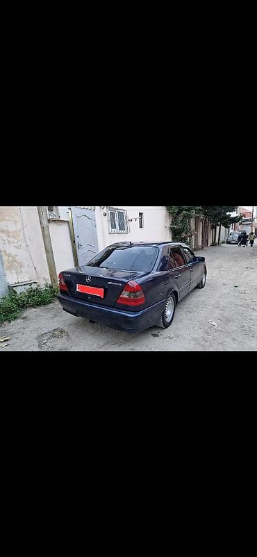 bmw m5 e60 2005: Mercedes-Benz C 180: 1.8 l | Sedan — 2
