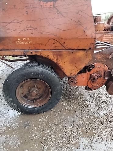 kotanlar traktör: Saman presi – traktorla qoşulan, zəncir ötürücülü, təkərlər üzərində — 10