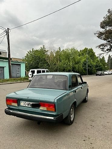 moto kasqa: VAZ (LADA) 2107: 1.6 l | 2004 il 123456 km Sedan — 5