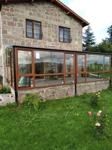 Пластиковые окна: Cam balkon 1 kv-130 manat Bizim digər xidmətlərimiz: 1)Plastik qapı və — 1