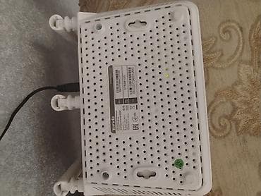 Modemlər və şəbəkə avadanlıqları: 3 antenli tenda modem ishkekdir yeni kimidir cemi 1 ay istifade olunub — 2
