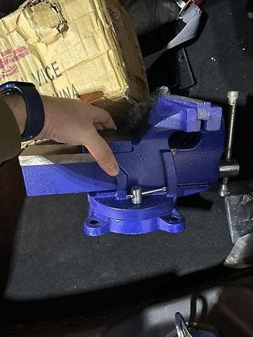 Mexaniki əl alətləri: Məngənə Dəzgah üçün metal mengə (Bench Vice) Məngənə ТСС 150 İcra 3 — 3