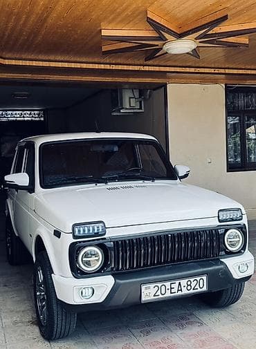 260 teker: Lada Niva 4x4 (Urban üslubunda tüninq) Xüsusiyyətlər və tüninq: - — 2