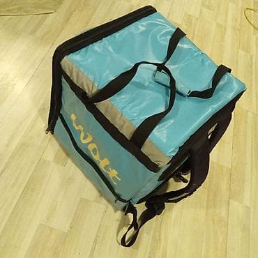 wolt çantaları: Wolt çantası az istifadə olunub, cırılan yeri yoxdur. WhatsApp — 5