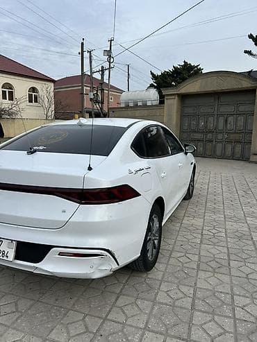 multi rullar: BYD Qin Plus: 1.5 l | 2024 il 62000 km Sedan — 7