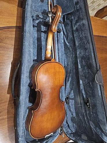Скрипки: Məhsul: Skripka dəsti Tərkib: - Tam ölçülü skripka (3/4) - Arbala — 5