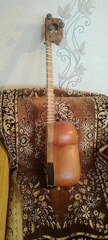 ox və kaman: Tar: Əl işı ilə hazırlanmış Azərbaycan tarı. Xüsusiyyətlər: - Korpus — 2