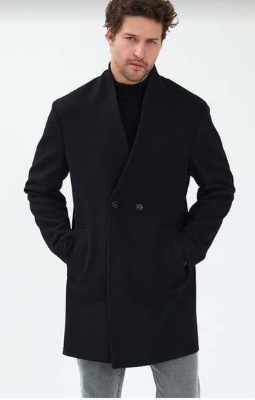 Kişi palto – M razmer - Rəng: qara - Kəsim: minimalistik, iki
