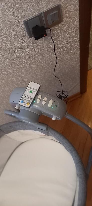 teh generator: Oğlan və qız üçün, İşlənmiş, Beşik, Matras ilə, Yellənmə mexanizm ilə — 1