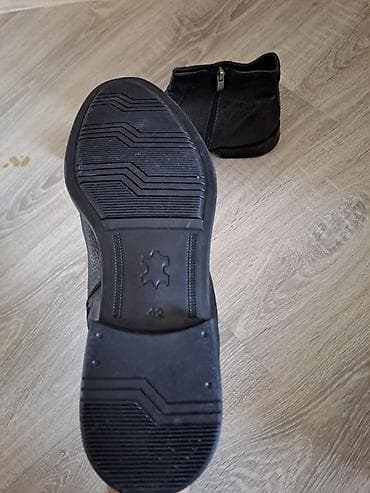 lova batinka: Botinka tezedir 35 manat olcusu 42 — 4