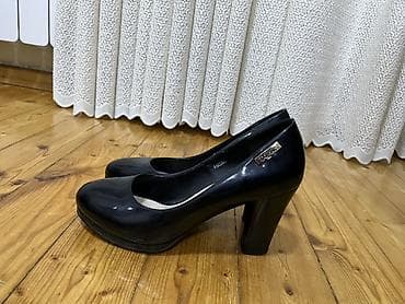 Qadın üçün laklı tufli - Rəng: qara, parlaq lak örtük - Model: qapalı
