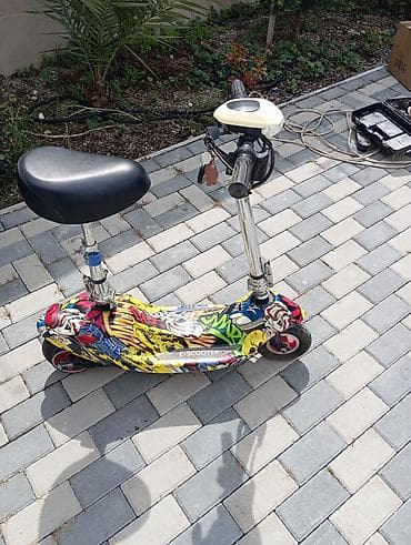 Elektrik nəqliyyatı: Qraffiti dizaynlı oturacaqlı elektrik skuteri (E-Scooter) - Rəngarəng — 3