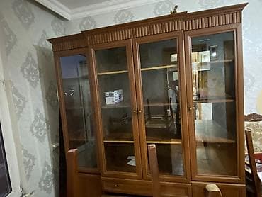 Мебель: Klassik üslubda iri vitrin/dolab - Material: Ağac teksturasında — 2