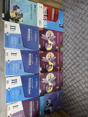 Müxtəlif fənlər üzrə məktəb dərslikləri dəsti, o cümlədən Azərbaycan