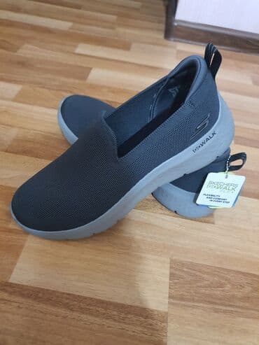 Səndəl və şəp-şüplər: Skechers Go Walk Air Cooled Goga Mat modeli unisex krossovkalar. Bu — 4