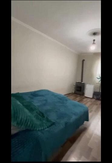 ucarda satilan evler: 2 Otagli Ev Xirdalan şeheri xezine palace icerde Tovuz marketin Yani — 2