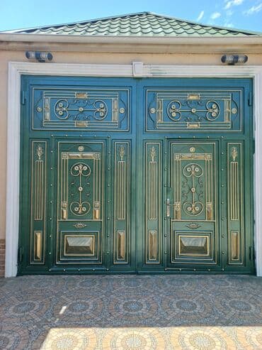 rengli lampalar: Metal Həyət darvazası, Yana açılan — 3