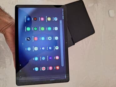 андроид мониторы для prado: Funksional qara rəngli Samsung planşet. Onun geniş, yansımayan ekranı — 2