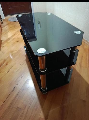 Masalar: Televizor altlığı satiram isteyen elaqe saxlasin ünvan Ehmedli — 2