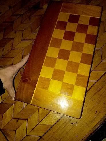 Нарды-шахматы советского времени.Средний размер,хорошее состояние