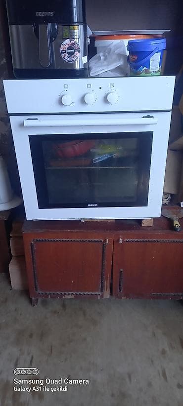 plitə: Beko quraşdırılan elektrik sobası - Rəng: ağ, şüşə qapılı ön panel - — 1