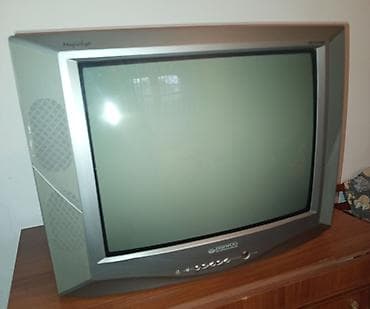 400 manatliq telefonlar: LG 72 ekran və Daewoo 54 ekran televizorlar. LG TV-nin USB çıxış var — 4