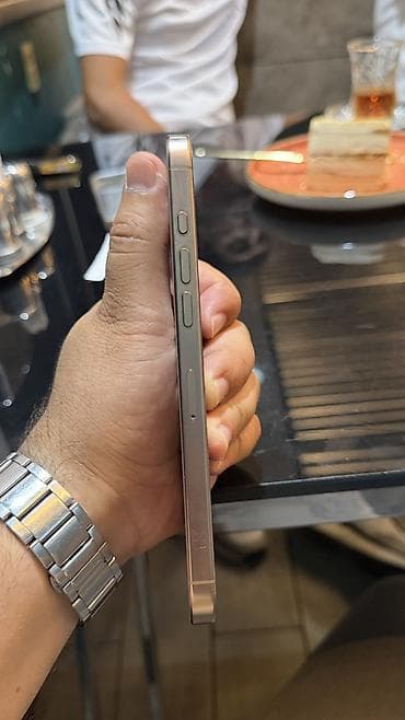 samsung galaxy note edge: IPhone 16 Pro Max, 256 GB, Desert Titanium — 4