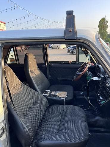 vaz 2107 abirsofka: VAZ 2106 sedan 1,6 niva matoru Xüsusiyyətlər: - Kuzov: 4 qapılı — 7
