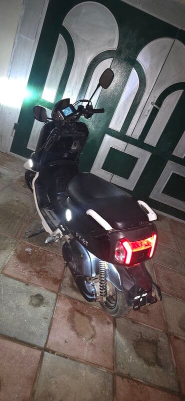 hibrit masinlar turbo az: Skuter FY-ET - Rəng: Qara-ağ iki­rəng dizayn - Gediş mövqeyi: Aşağı — 6