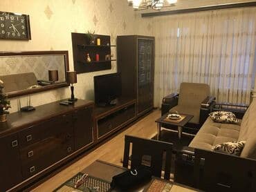 bine qesebesinde ev: Səbail rayonu,İçəri şəhər metrosuna 3 dəqiqəlik məsafədə. Bəy — 1