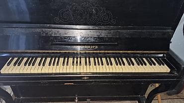 Upright piano – “Belarus” markası - Korpus: qara rəngli klassik — 3