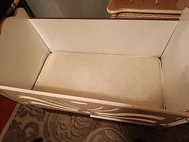 ucuz qapılar: Oğlan və qız üçün, Dördbucaq, Beşik, Dəstsiz, Matras ilə, Yellənmə mexanizm ilə — 1