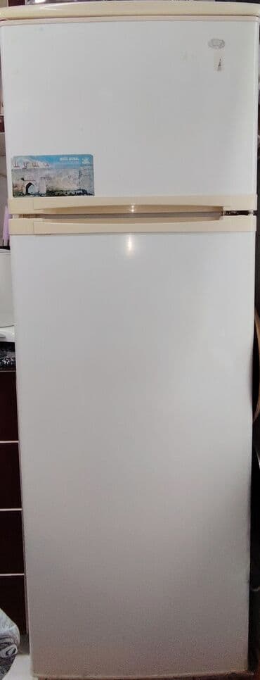 Soyuducu satılır işlək vəziyyətdədir. Ünvan:Qaradağ Qobustan qəsəbəsi