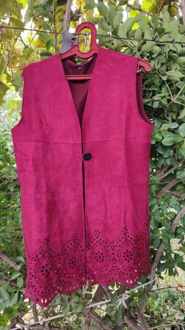 детские велюровые костюмы: Qadın geyimləri paketi 1) Qırmızı məxməri idman dəsti: - Kapüşonlu — 2