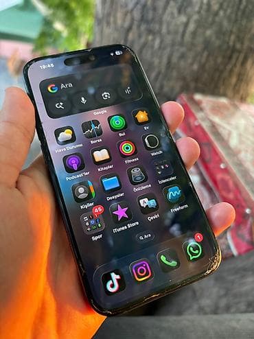 IPhone 15, Qara, Simsiz şarj