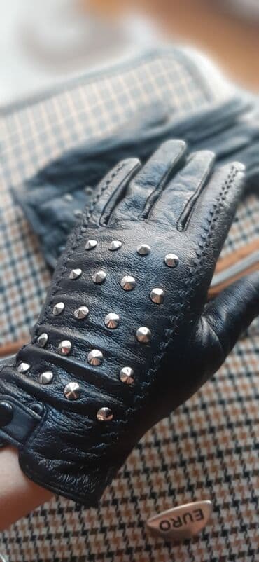 hicab geyimləri: Ici astarlidir istidir ve uzeri deridir 45azn alinib Unvandan goturme — 4