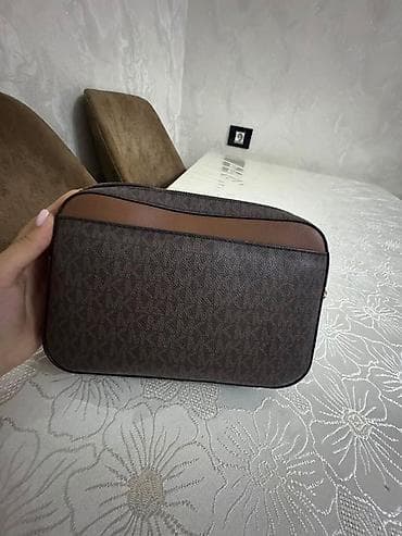 Сумки: Michael Kors qadın çiyn çantası - Model: kiçik ölçülü crossbody - — 3