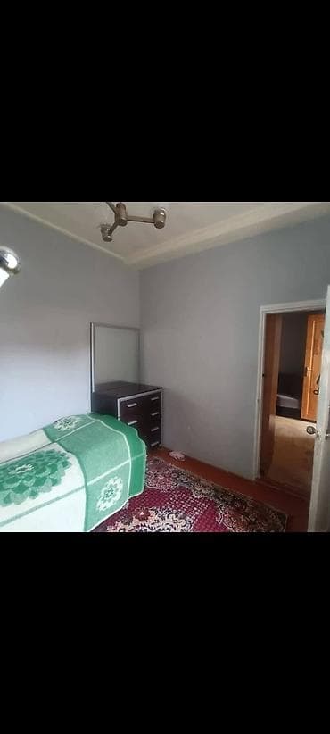 kirayə 1 otaq: Geniş və işıqlı mənzil Satılır şəhərin mərkəzi bazardan yuxarda 3 — 6