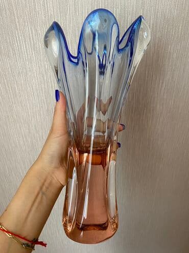 sünü güllər: Bir vaza, Bogem şüşəsi — 2