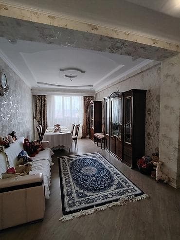 Paltar tikişi: Geniş və zövqlü tərtibatlı mənzil interyeri. Girişdə mərmər naxışlı — 9