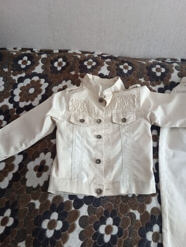 Школьная форма: Uşaq üçün krem rəngli cins dəst - 2 parçadan ibarət: düyməli cins — 2